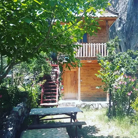 Kapuzbasi Selalesi Bastuerk Dinlenme Tesisleri Resort