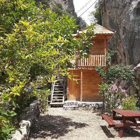 Resort Kapuzbasi Selalesi Bastuerk Dinlenme Tesisleri *
