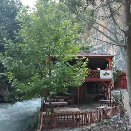 Kapuzbasi Selalesi Bastuerk Dinlenme Tesisleri Resort *