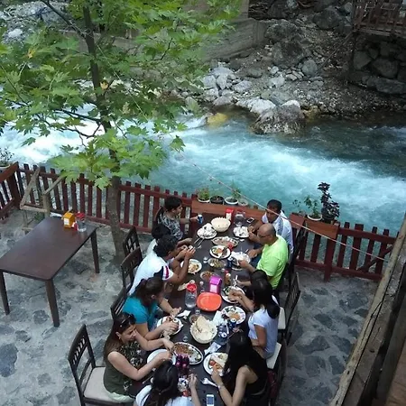 Resort Kapuzbasi Selalesi Bastuerk Dinlenme Tesisleri *