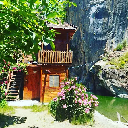 Resort Kapuzbasi Selalesi Bastuerk Dinlenme Tesisleri Buyukcakir