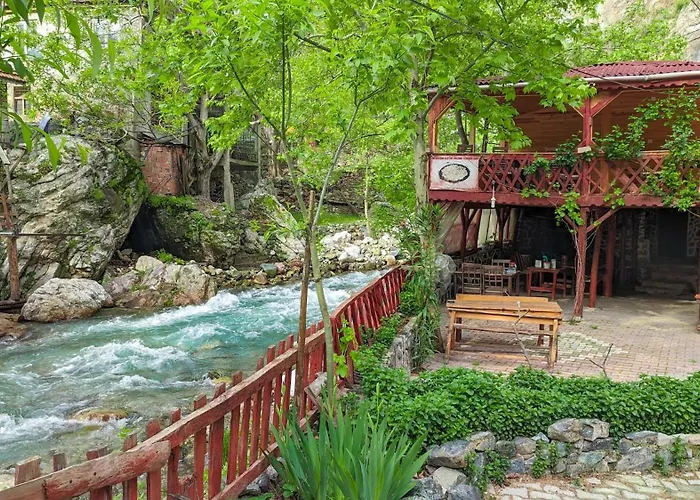 Kapuzbasi Bastuerk Tesisi Курортный комплекс *